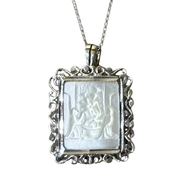 Mother of Pearl White Gold Pendant Necklace